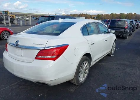 2015 Buick Lacrosse из США, поврежденный, VIN 1G4GA5G36FF171698